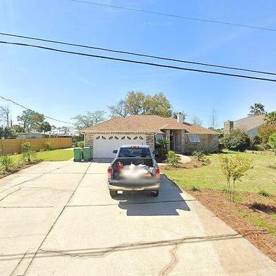 21 Meigs Dr, Shalimar, FL 32579