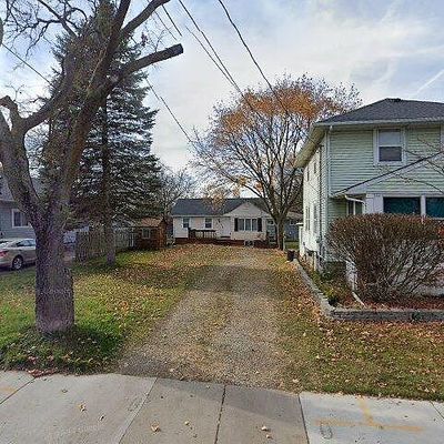 2104 Lyons Ave, Lansing, MI 48910