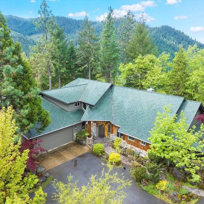 211 Shorthorn Gulch Rd, Grants Pass, OR 97526