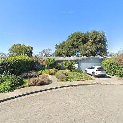 2113 Harris Ct, Santa Rosa, CA 95401