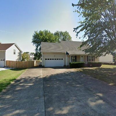 1950 Whirlaway Cir, Clarksville, TN 37042