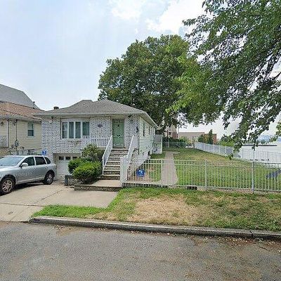 198 W 31 St St #200, Bayonne, NJ 07002