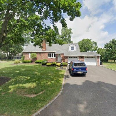 24 Armstrong Dr, Clark, NJ 07066