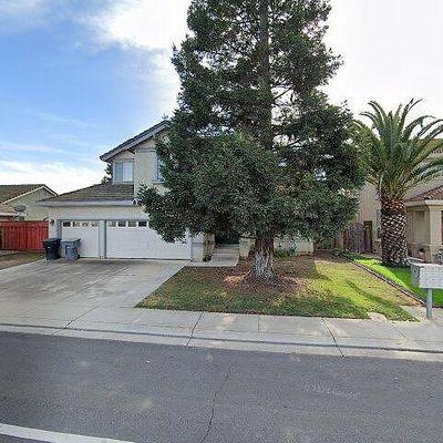 2425 Yosemite Ave, Escalon, CA 95320