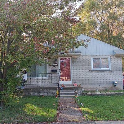 24541 Fern Ave, Eastpointe, MI 48021