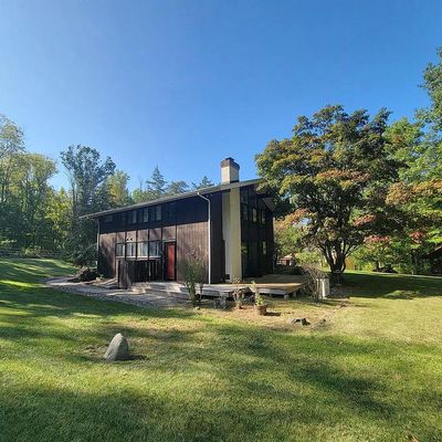 2550 Finn Rd, Perkiomenville, PA 18074