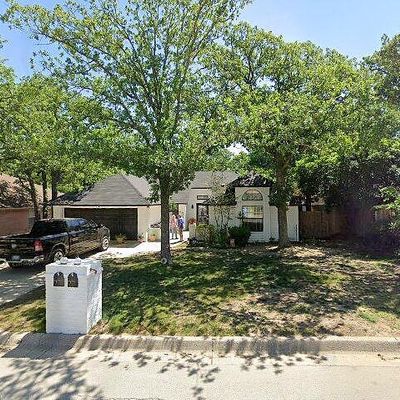 220 Spruce Cir, Azle, TX 76020