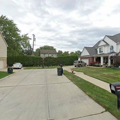 22397 Peltier Pt, Saint Clair Shores, MI 48081