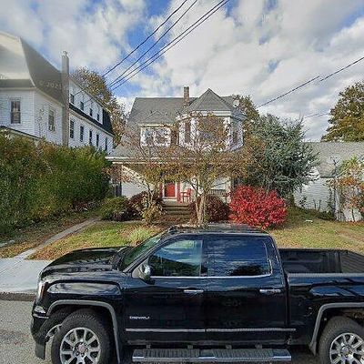 23 Perry St, New London, CT 06320