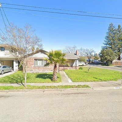 2304 Rowe Dr, Santa Rosa, CA 95403