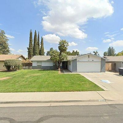 2306 S Memory St, Visalia, CA 93277