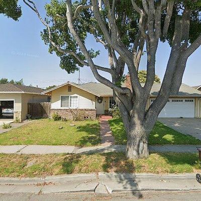 231 La Mesa Dr, Salinas, CA 93901