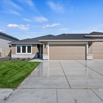 2316 W Herron Ridge Dr, Nampa, ID 83686