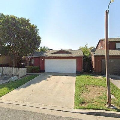 233 E Harold Ct, Visalia, CA 93291