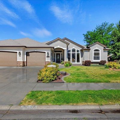 2931 N Silverleaf Way, Meridian, ID 83646