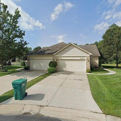 29665 Reed Dr, Flat Rock, MI 48134