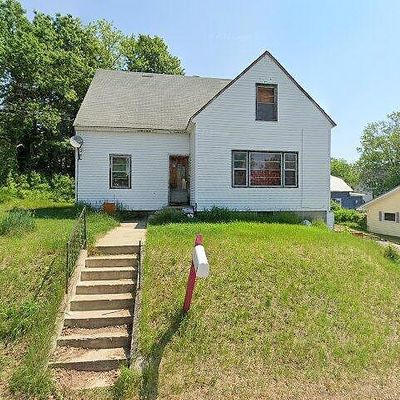 3 Central St, Livermore Falls, ME 04254