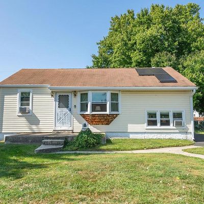 30 Green Lynne Dr, Levittown, PA 19057