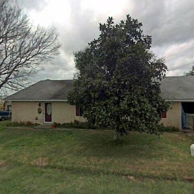 300 Crestmont St, Pointblank, TX 77364