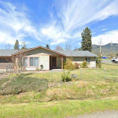 300 Nw Valley View Dr, Grants Pass, OR 97526