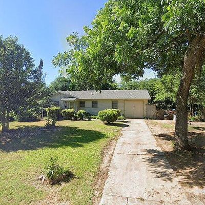 303 Denton Dr, Euless, TX 76039