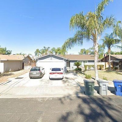 3038 Sylmar Ave, Clovis, CA 93612