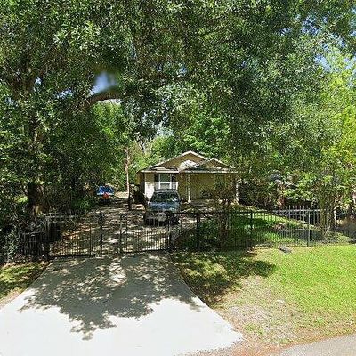 304 Louisiana Ave, Bacliff, TX 77518