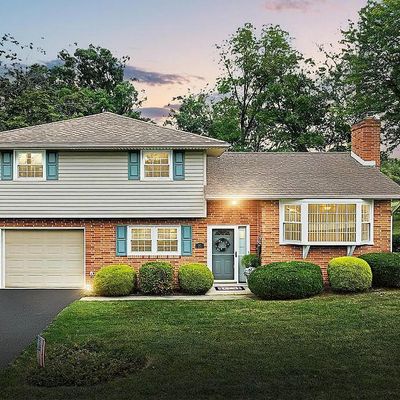 31 Woodland Dr, York, PA 17407