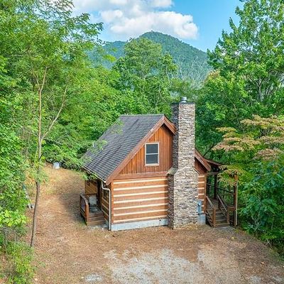 265 Pineview Rd, Franklin, NC 28734