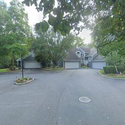 27 Crescent Hollow Ct, Ramsey, NJ 07446