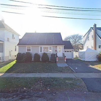 27 Wood Pl, Dumont, NJ 07628