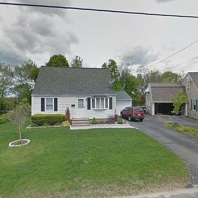 28 Rockledge Dr, Waterbury, CT 06706