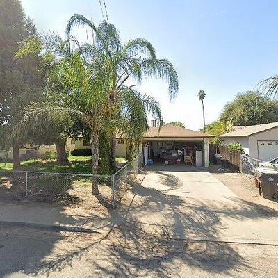 341 N Shasta Ave, Farmersville, CA 93223