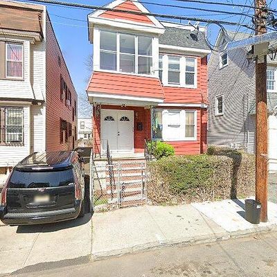 35 Aldine St, Newark, NJ 07112