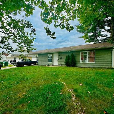 35 Fawn Ln, Levittown, PA 19055