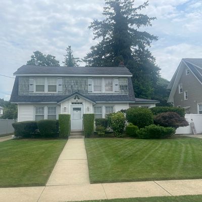 36 New York Ave, Freeport, NY 11520