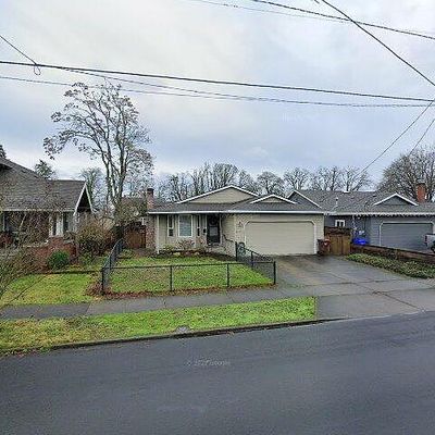 365 E Arlington St, Gladstone, OR 97027