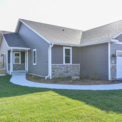 311 N Trailview Circle, Waterford, WI 53185