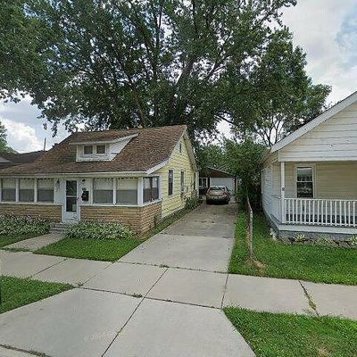 313 W Harwood Ave, Madison Heights, MI 48071