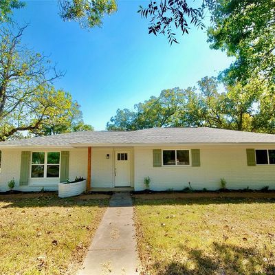 316 N Penn St, Flatonia, TX 78941