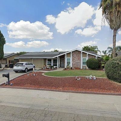 3230 W Pryor Ave, Visalia, CA 93277