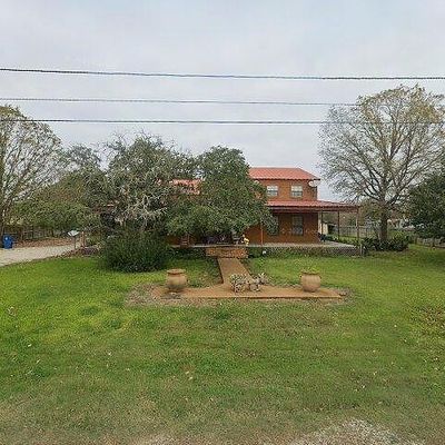 410 E 8 Th St, Nixon, TX 78140