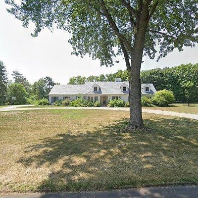 420 Highcroft Rd, Wayzata, MN 55391