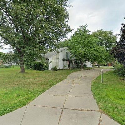 38174 S Julian St, Clinton Township, MI 48036