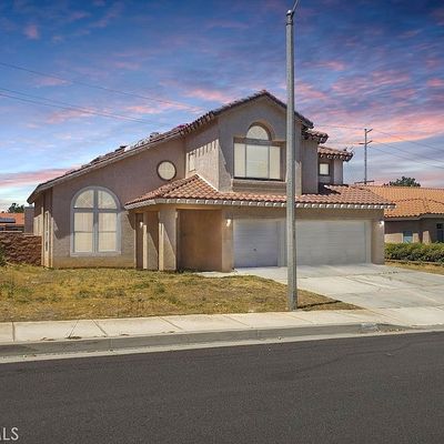 38729 Amberwood Dr, Palmdale, CA 93551