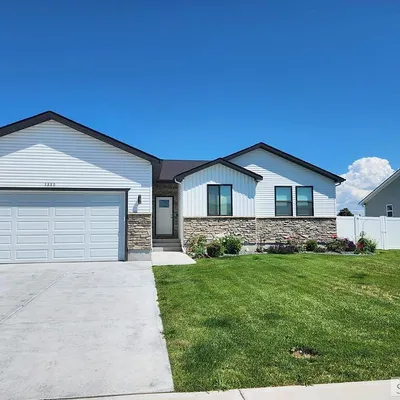 3880 N Livingston Ave, Idaho Falls, ID 83401