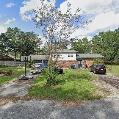 4 Castlewood Dr, Wilmington, NC 28409