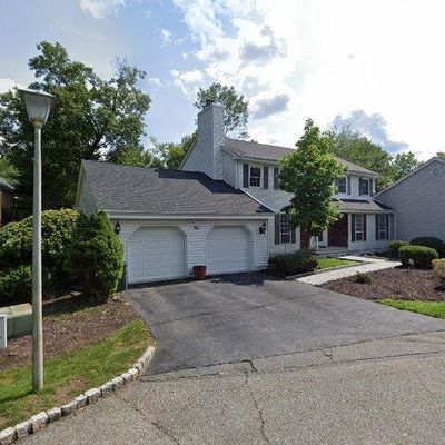 4 Cougar Cir, Wayne, NJ 07470