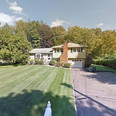 4 Hill Ct, Pompton Plains, NJ 07444