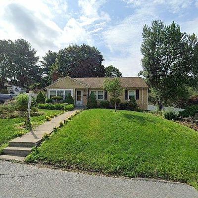 4 Ridgewood Dr, Auburn, MA 01501